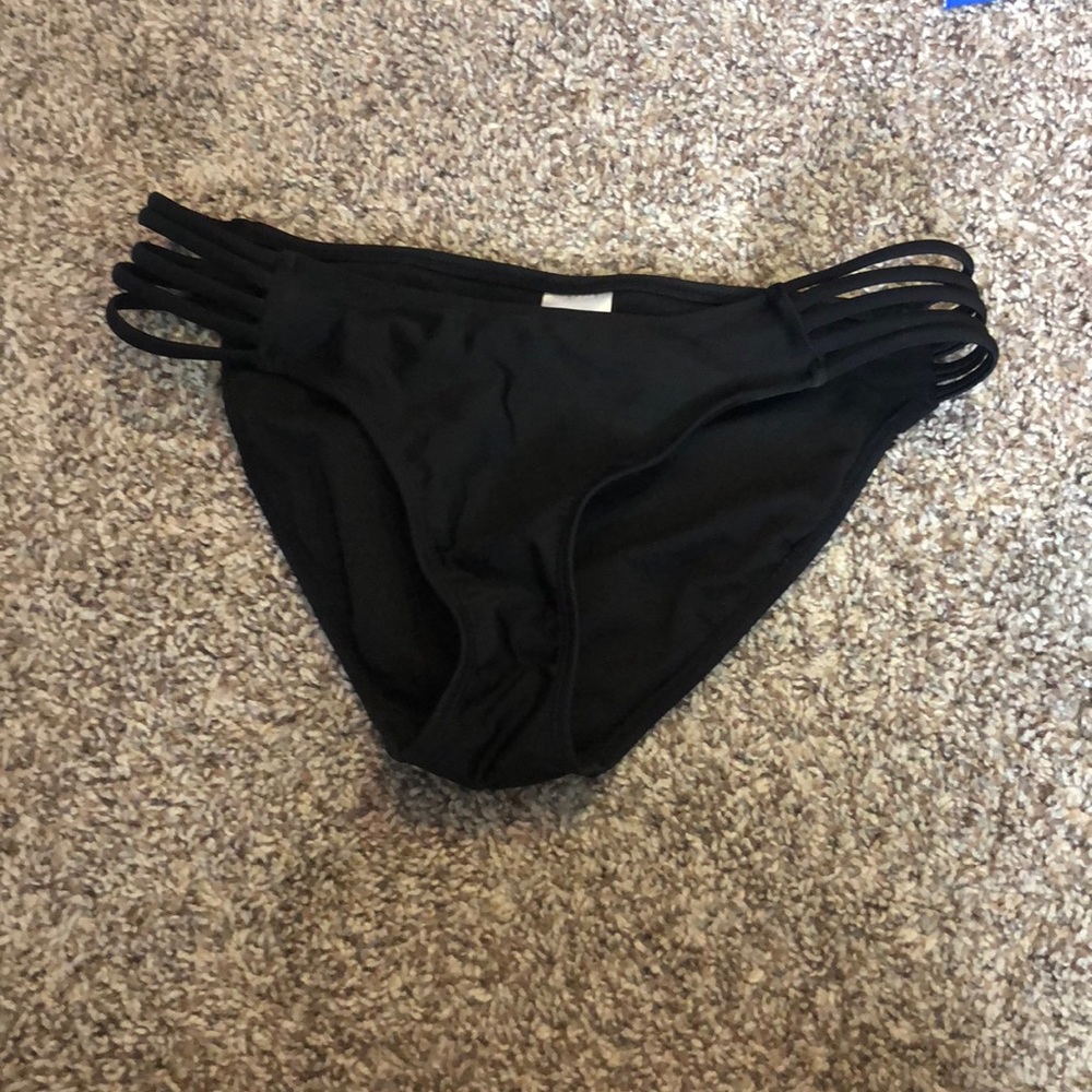 Black bikini bottoms